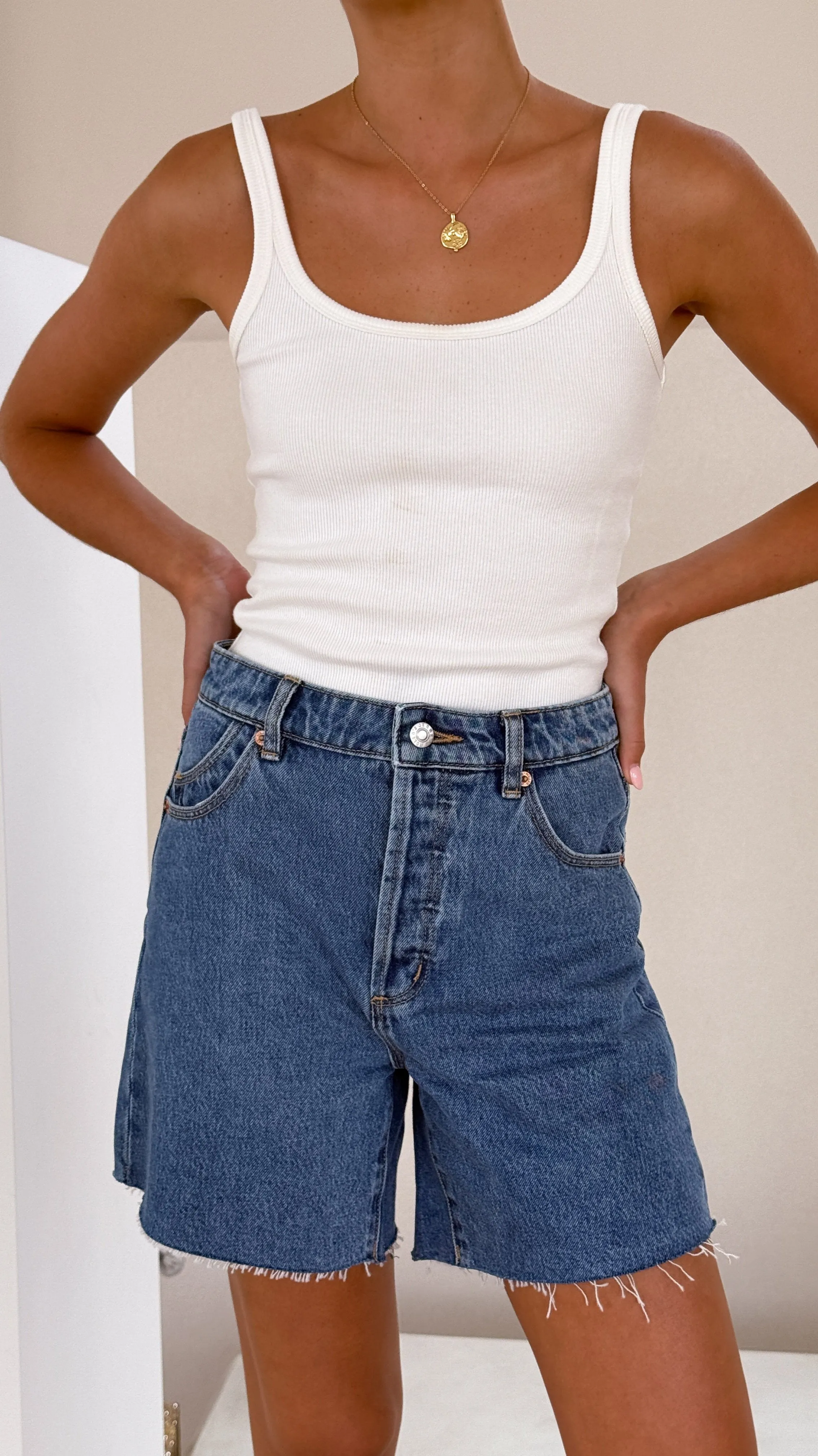 90S Relaxed Short River Blue - Mid Vintage Blue
